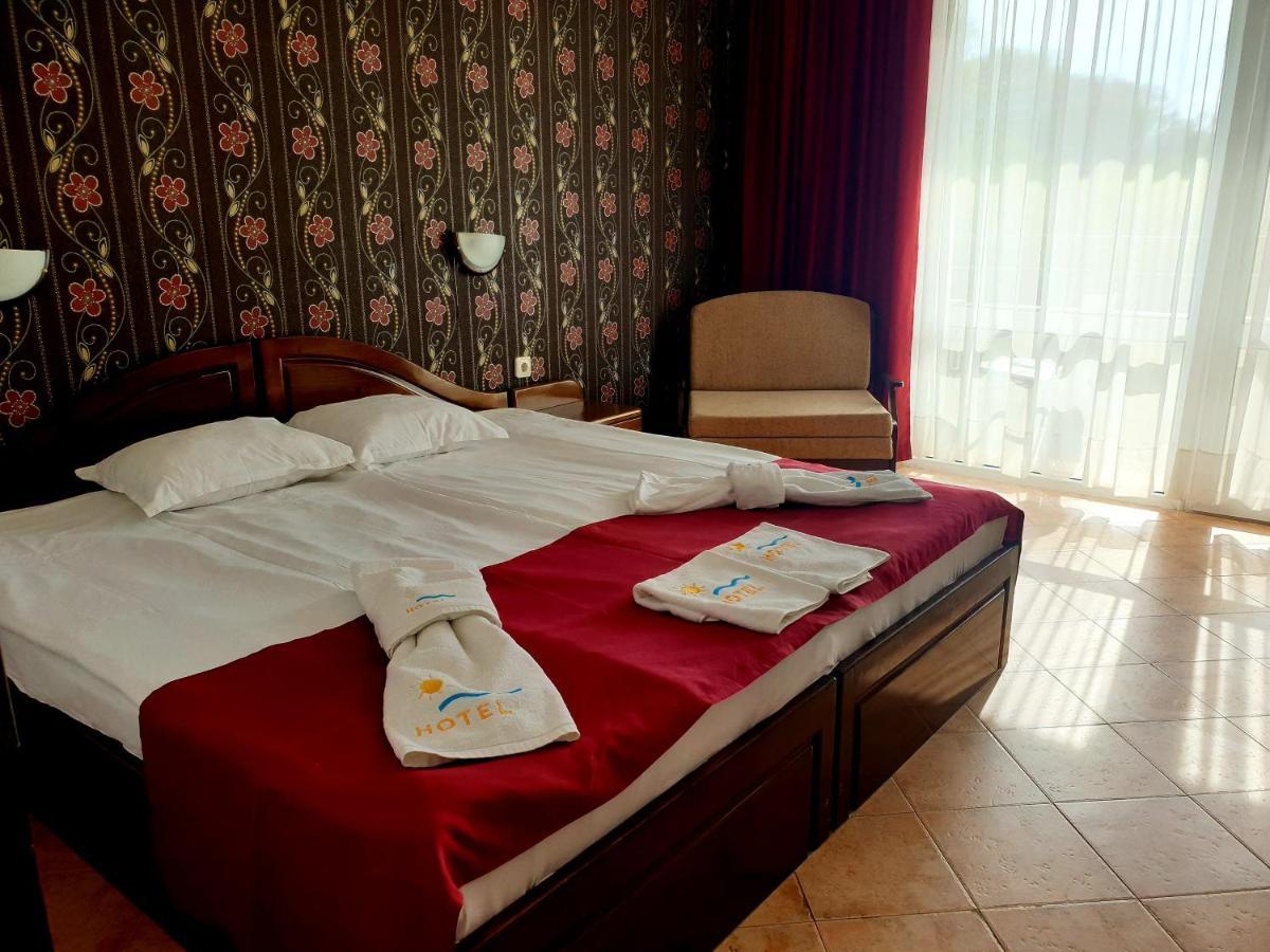 Hotel Feniks Lozenec Kültér fotó