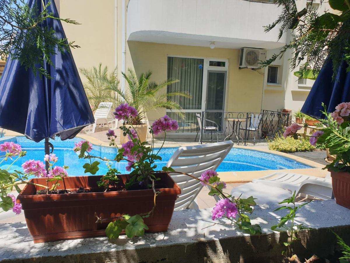 Hotel Feniks Lozenec Kültér fotó