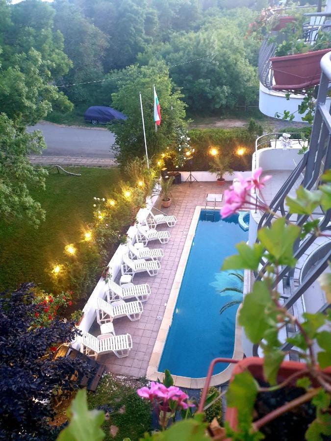 Hotel Feniks Lozenec Kültér fotó