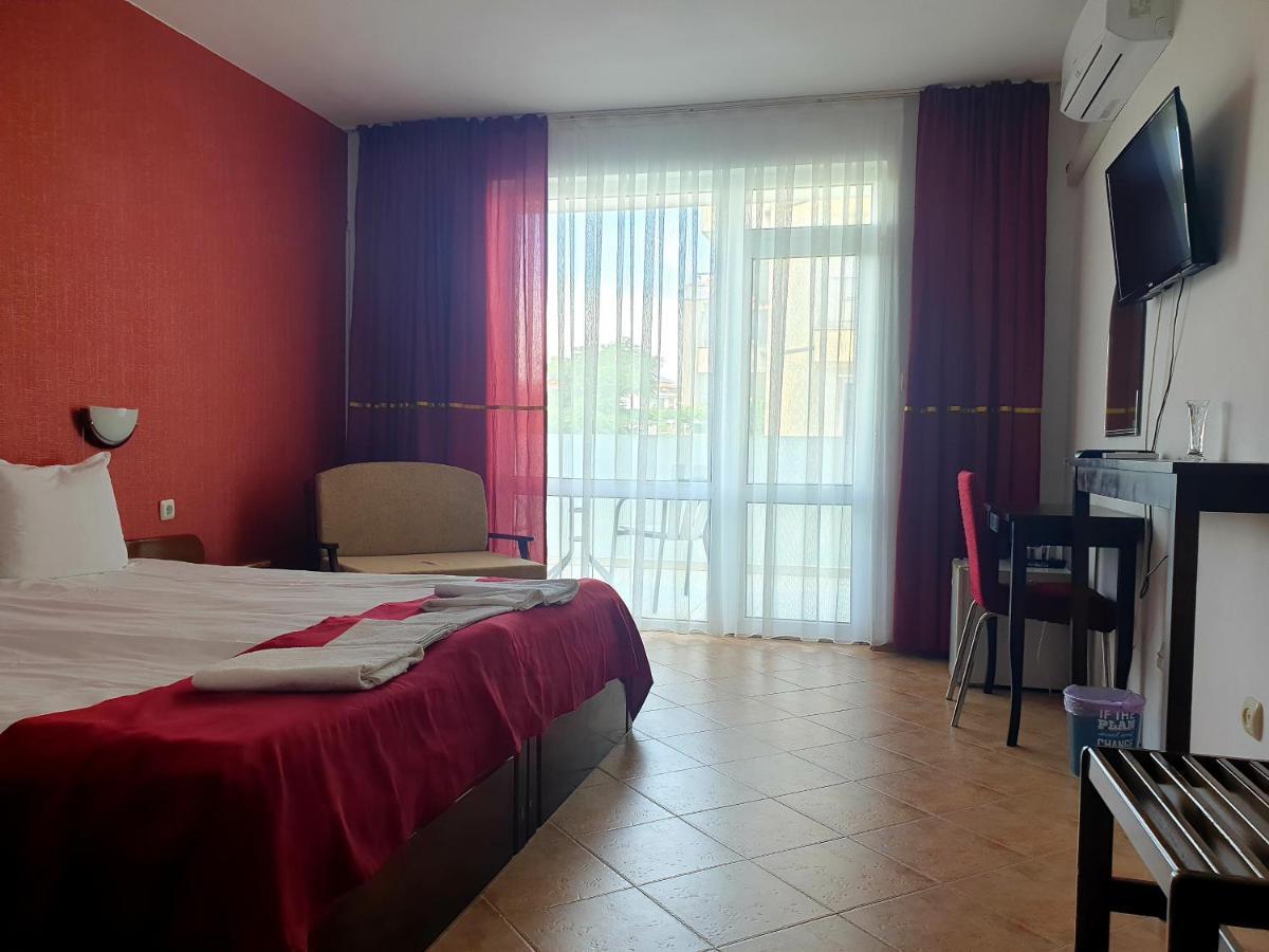 Hotel Feniks Lozenec Kültér fotó