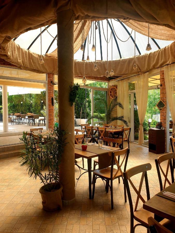 Hotel Feniks Lozenec Kültér fotó