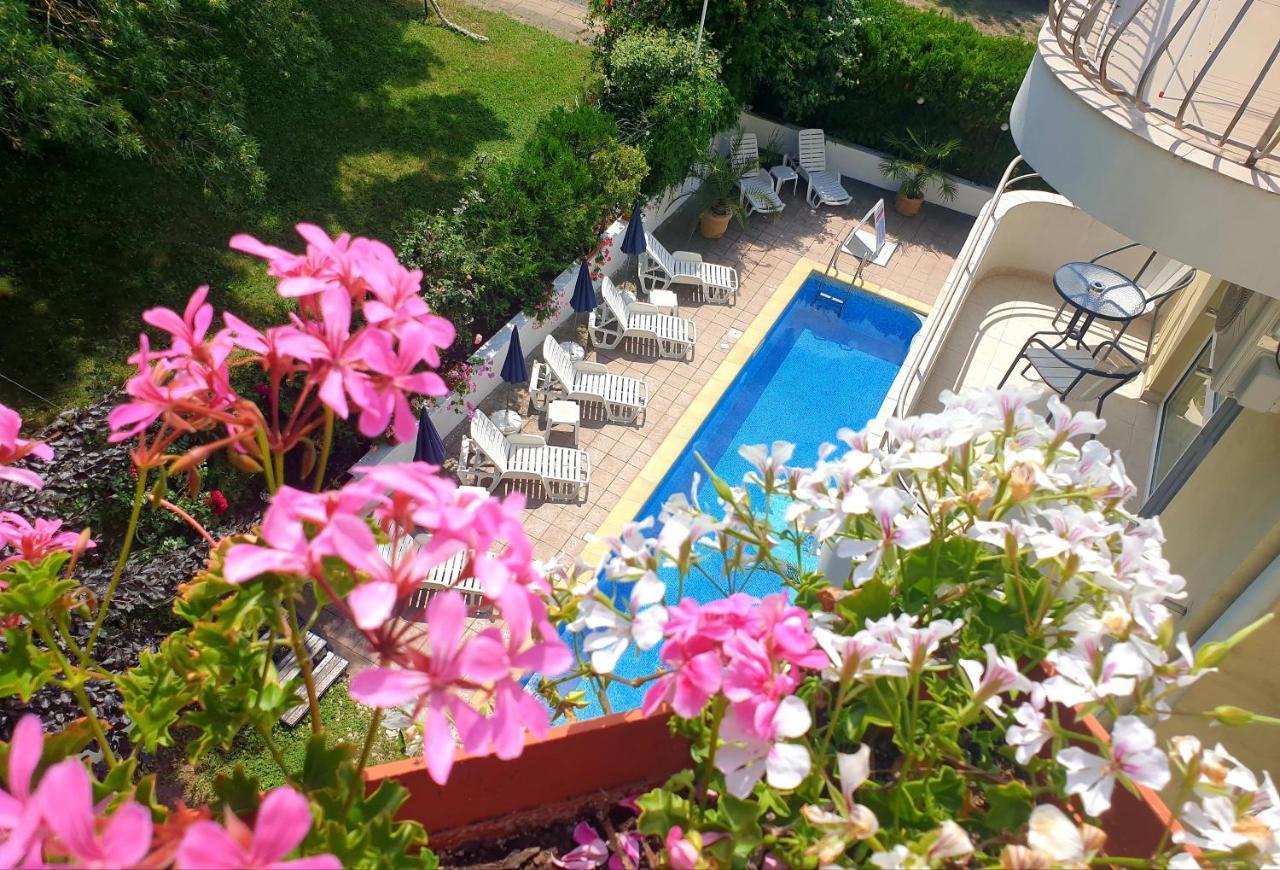 Hotel Feniks Lozenec Kültér fotó
