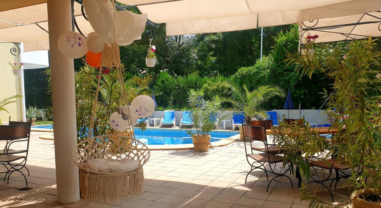Hotel Feniks Lozenec Kültér fotó
