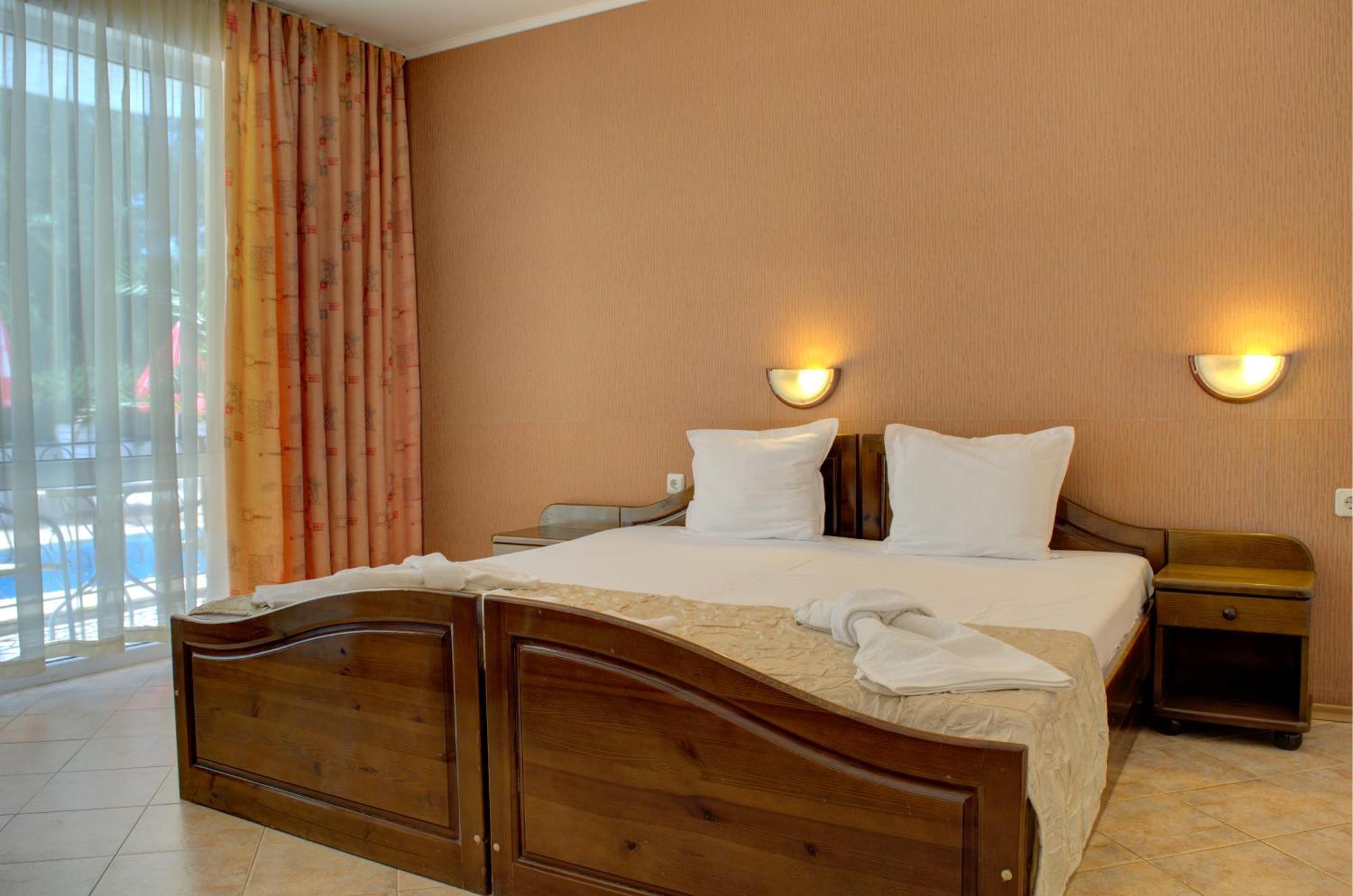 Hotel Feniks Lozenec Kültér fotó