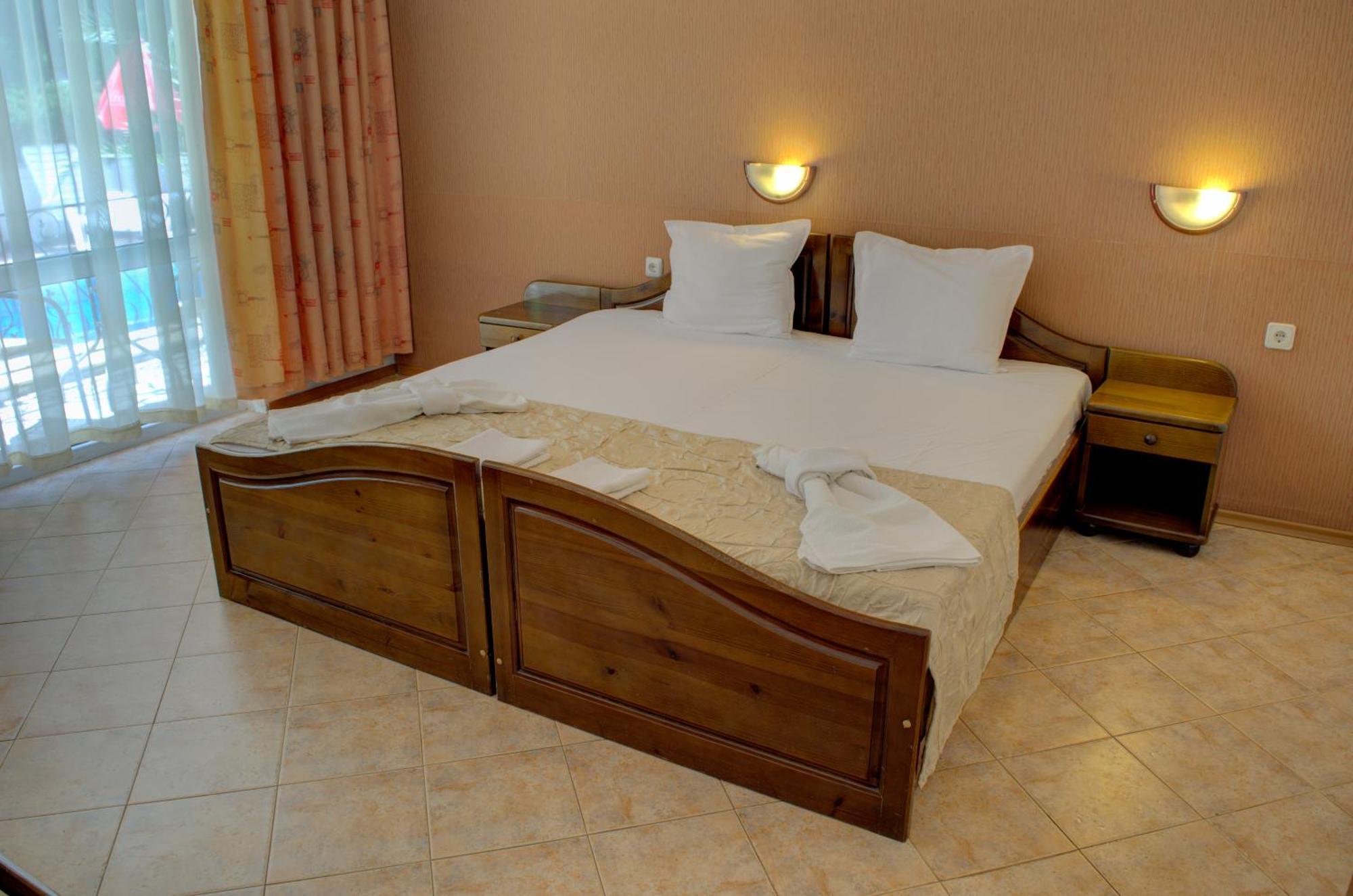 Hotel Feniks Lozenec Kültér fotó