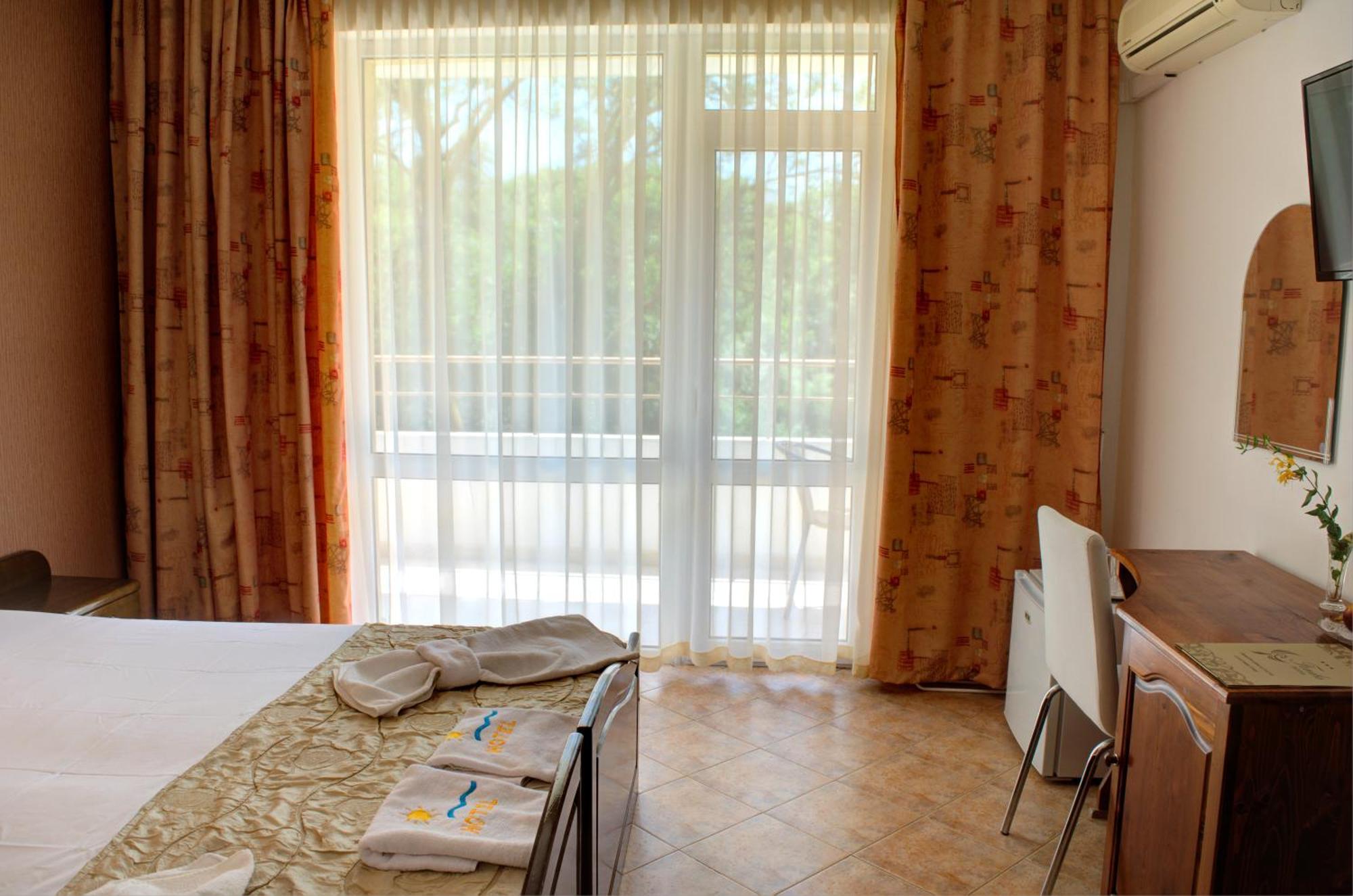 Hotel Feniks Lozenec Kültér fotó