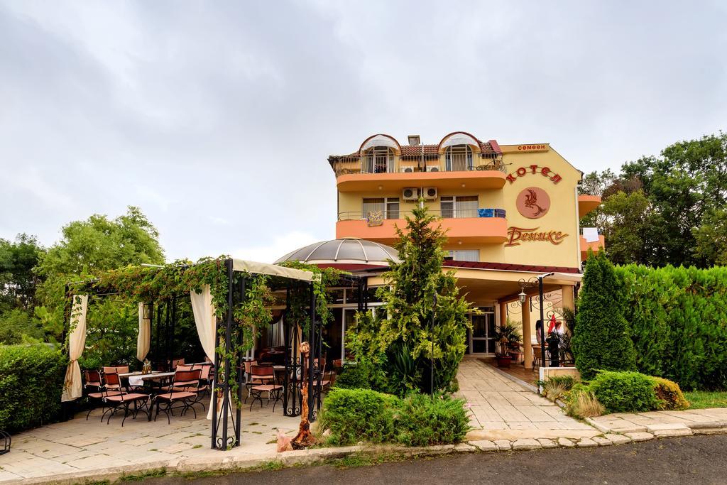 Hotel Feniks Lozenec Kültér fotó