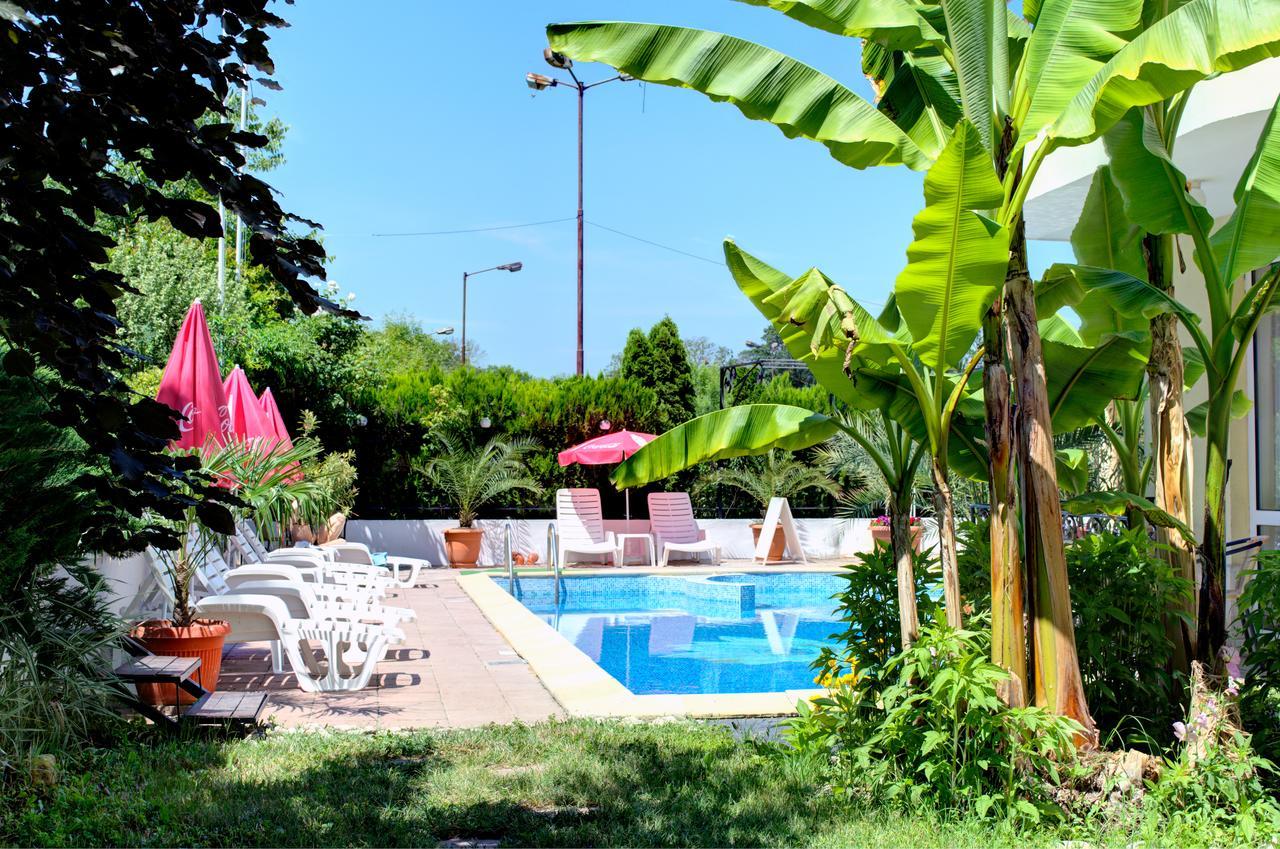 Hotel Feniks Lozenec Kültér fotó